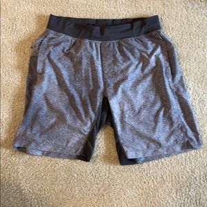 Men’s Lululemon THE Short 9” Large